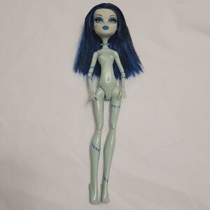Mattel Monster High Frankie Stein Freaky Fusion Recharge Station Doll Nude